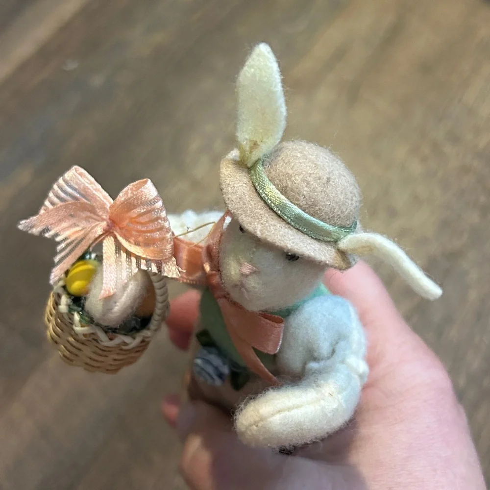2 Heart Felts Midwest of Cannon Falls Rabbits  Basket Easter‎ Vintage Easter egg